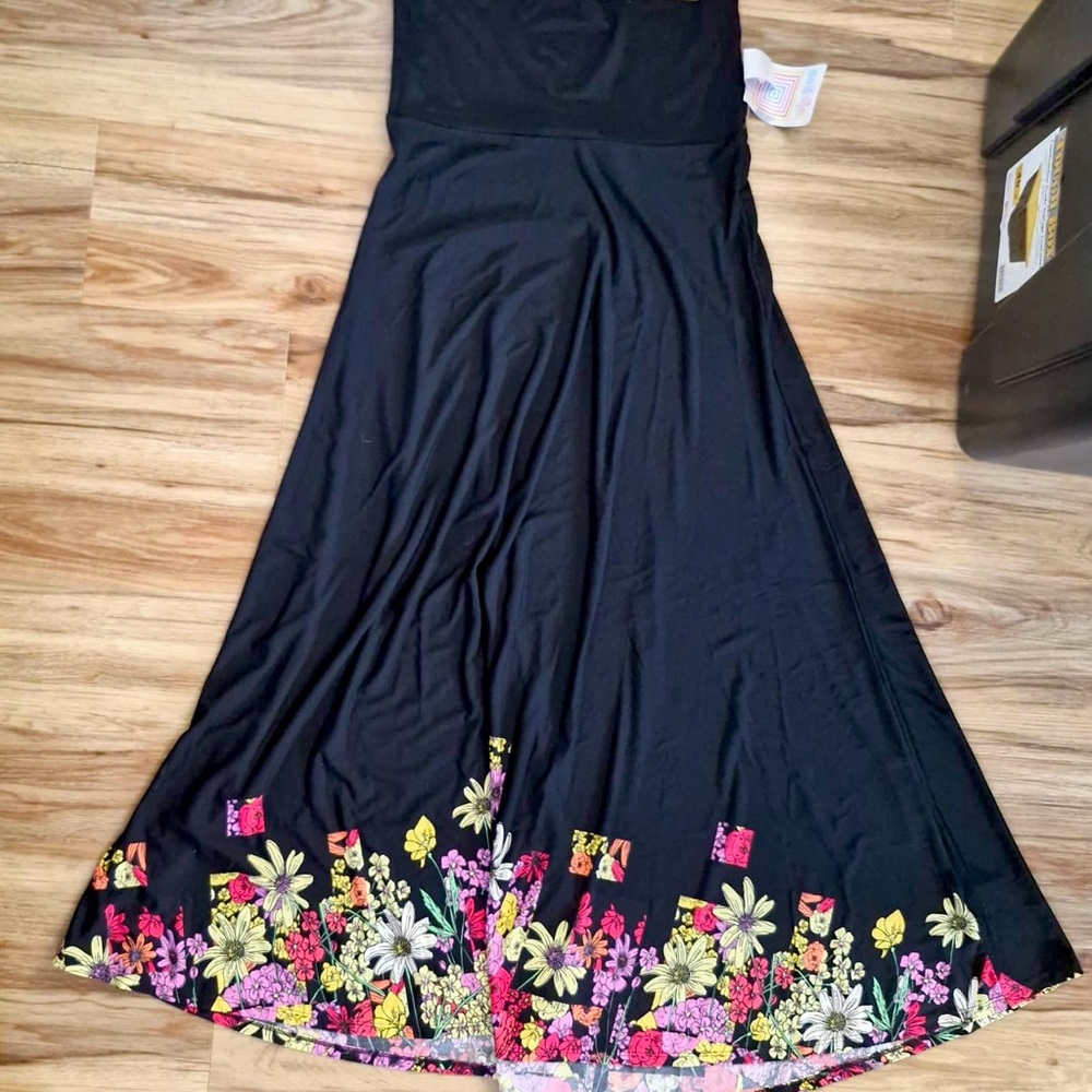 NWT LulaRoe Maxi skirt Black with Flowers
